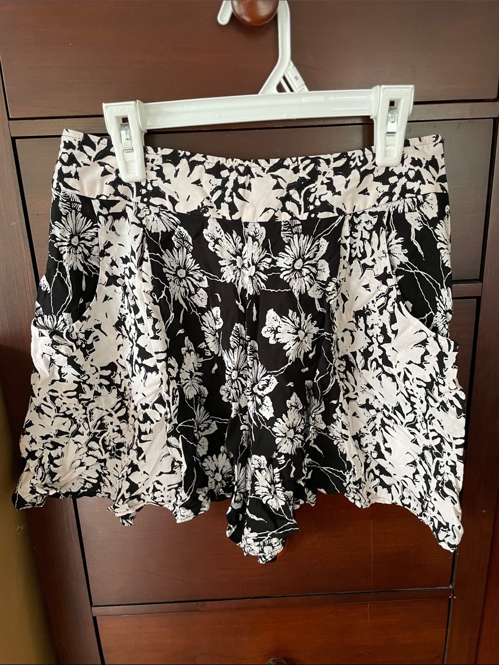 Free people fun, flowy shorts, Black & white, Size 0